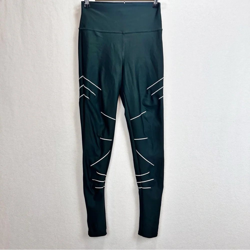 ALO Yoga Sequence Reflective Leggings in Forest Green - Picture 2 of 9